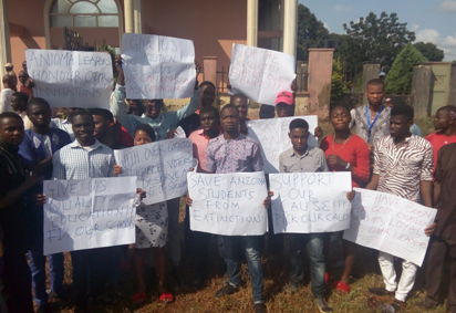 Anioma students disrupt PDP zonal meeting In Delta