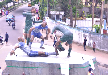 Lagos unveils 22ft ‘Football Forever’ statue In teslim Balogun Stadium