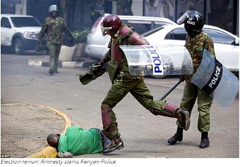Eight Kenyan police killed in latest roadside bombing