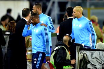 UEFA Europa League: Arsenal through, Everton out, Evra in karate kick red card