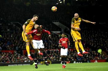 United close gap on City, Spurs held