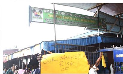 Amuwo market1 Amuwo Odofin/Mile 2 shopping complex leaders, traders protest alleged harassment, extortion