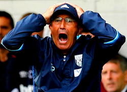 Leicester stretch unbeaten run, Pulis under pressure