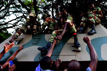 Army clear streets as Zimbabwe awaits election results