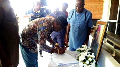 Photos: Gov. Obiano pays condolence visit to Ekwueme family - Vanguard News