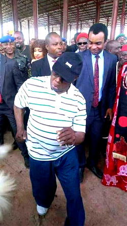 Photos: Ex-president Olusegun Obasanjo surprises people with his dancing steps