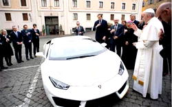 Pope gets $200,000 Lamborghini to auction for charity
