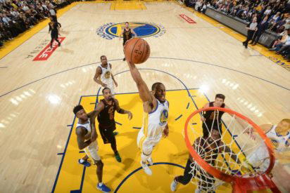 Cavs announces status of Tyronn Lue, JR Smith for Christmas Day game Cavs announces status of Tyronn Lue, JR Smith for Christmas Day game