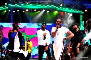 Mo’ Hits stars shock fans, reunite at Davido’s ’30 Billion Concert’