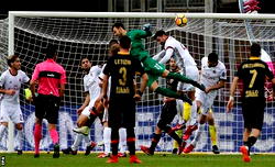 Goalkeeper Brignoli scores against AC Milan to create Serie A record