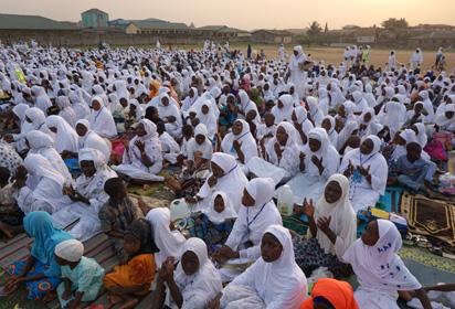 Muslim faithful1c MURIC hails Buhari’s anti-graft war