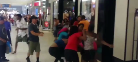 Video: Florida mall brawl