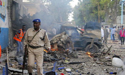 Suicide bomber hits Somali policemen in Mogadishu