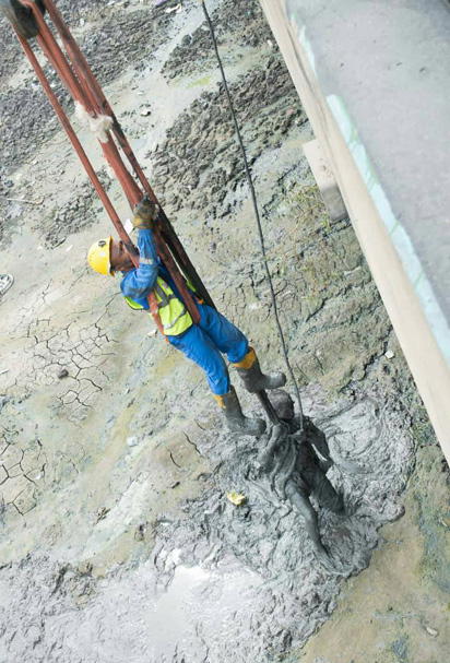 Man rescued from quicksand in Lagos