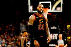 LeBron reveals he played three games with broken hand