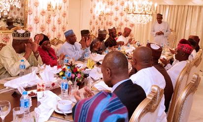 Buhari dines with members of APC’s Campaign Council