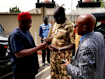 Group hails  Nigerian Army , buratai over patronage of Innoson Motors