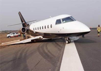plain skid FAAN closes Abuja Airport as plane skids off runway