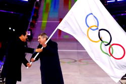 PyeongChang hands over Olympic flag to Beijing for 2022 Winter Games