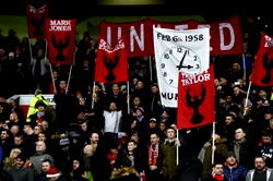 Man United pay respects to Munich victims 60 years on