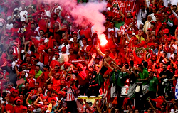 Angry Lille fans invade pitch, try to attack players
