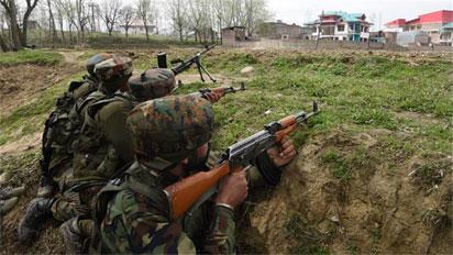 india troops India, Pakistan troops in serious gun battle