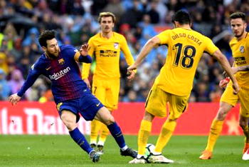 Messi isn’t missed as Argentina down Italy