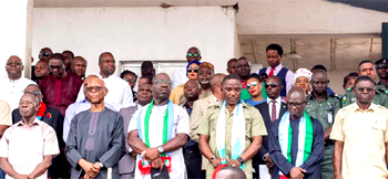 Ten thousand PDP members including Anenih´s loyalists defects to APC in Edo
