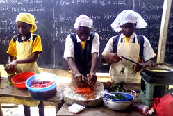 Boys’ team defeats girls’ team in cooking competition