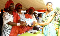Betty Akeredolu takes FOWOSO empowerment to Akoko South West