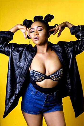 Video vixens are not prostitutes,  but focused  models    — Mary Jane Benson