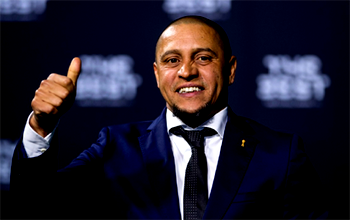Roberto Carlos storms Nigeria