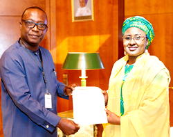 Vanguard’s Personality of the year 2017,  Aisha Buhari meets Vanguard’s Editor