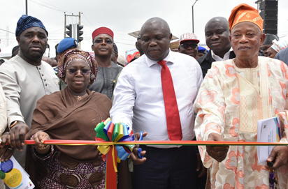 Alimosho APC leaders laud Ambode over completion of 21 Lagos-Ogun ...