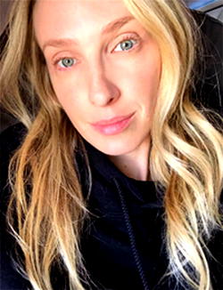 Woman born with two sets of DNA is her own twin