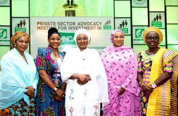Akeredolu commends wife of President over improving health of women, children
