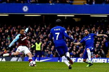 Chelsea suffer fresh Champions League blow, Welbeck doubles up for Arsenal