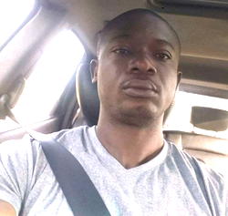 S-African Police look on as mob burns Nigerian