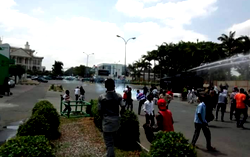 El-Zakzaky : 7 feared dead as Shi’ites, security agents clash