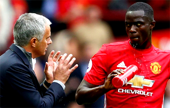 Man Utd v Valencia : Problems mount for Mourinho