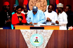 2019: Drop your Presidential ambition for now, Buhari begs youths