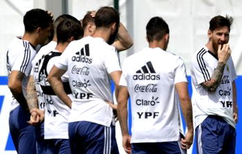 Messi, Mascherano to pick Argentina’s team