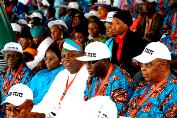 Video : Governors `steal show’ with dancing skills at APC Convention
