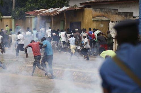 Shiites in violent clash with Police in Kaduna as Police arrest 9 members of the Islamic group