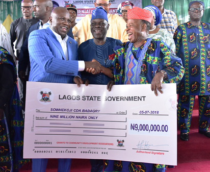 Ambode gives N500m grant to 275 community associations to complete projects