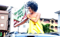 N40million hair model, Chika Lann’s PVC Campaign causes stir at Balogun Market