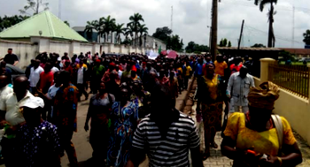 Breaking: Delta community barricades oil company premises, protests against marginalisation