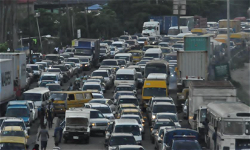 Commuters groan under heavy traffic in Lagos