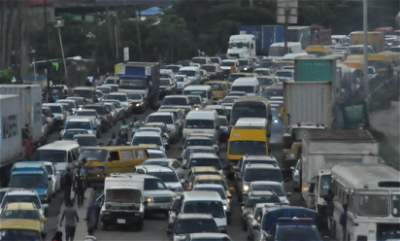 Commuters groan under heavy traffic in Lagos