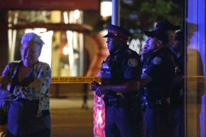 Gunman kills two in Toronto shooting rampage